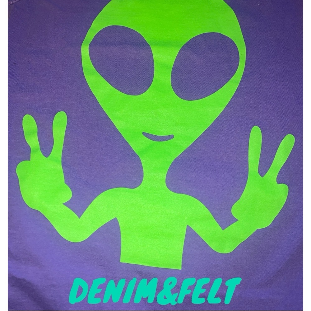 NWT ALIEN Purple Neon Green Workout Stretch Muscle Screenprint Peace Tank Top M - Picture 5 of 11